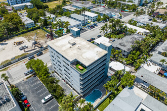 524 Orton Ave in Fort Lauderdale, FL - Foto de edificio - Building Photo