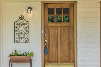 9014 Slayton Dr in Austin, TX - Building Photo - Building Photo