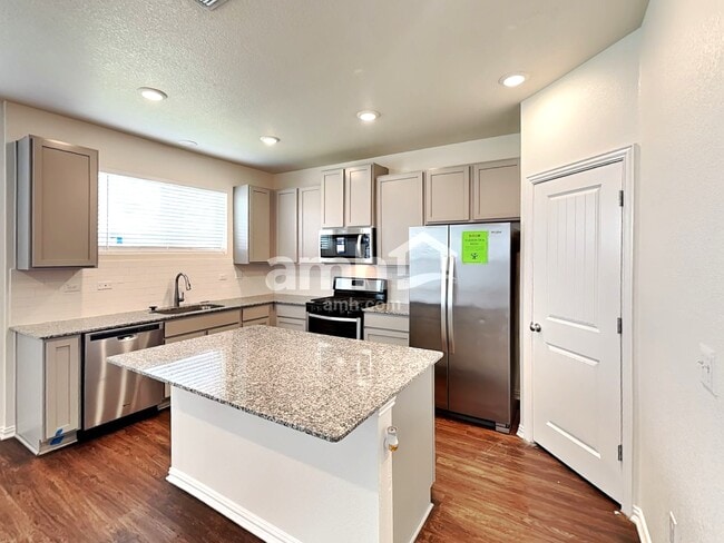 2733 Wolfcreek in Canyon Lake, TX - Building Photo - Building Photo