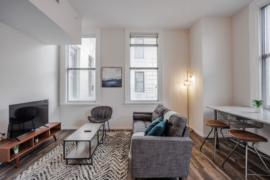 1 W 4th St-Unit -ID1223669P in Cincinnati, OH - Building Photo