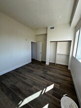 1015 W 21st St in Los Angeles, CA - Foto de edificio - Building Photo