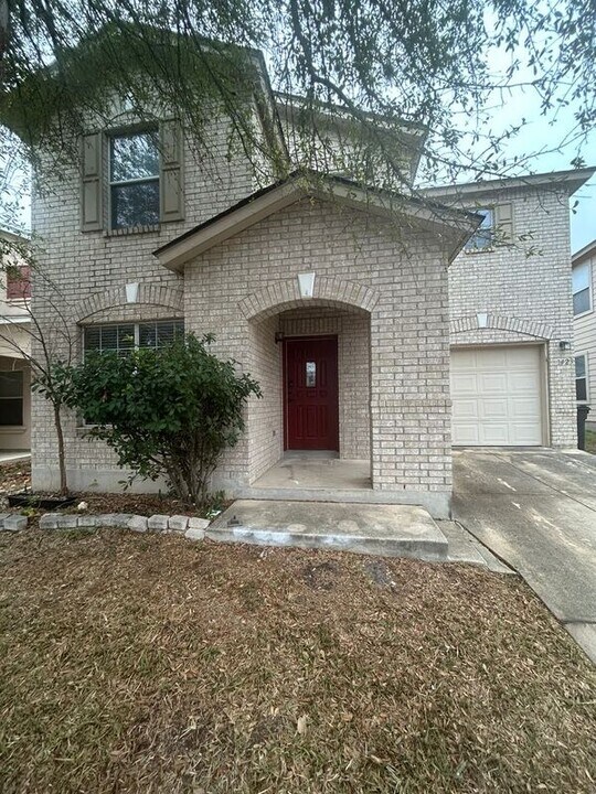 1423 Range Finder in San Antonio, TX - Building Photo