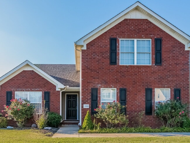property at 1910 St Andrews Dr
