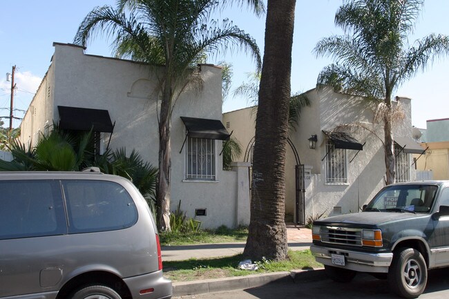 1102 Dawson Ave in Long Beach, CA - Foto de edificio - Building Photo