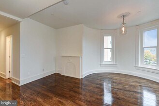 501 Seward Square SE in Washington, DC - Building Photo - Building Photo