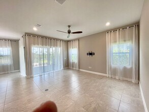 14548 Eagle Branch Dr in Nokomis, FL - Building Photo - Building Photo