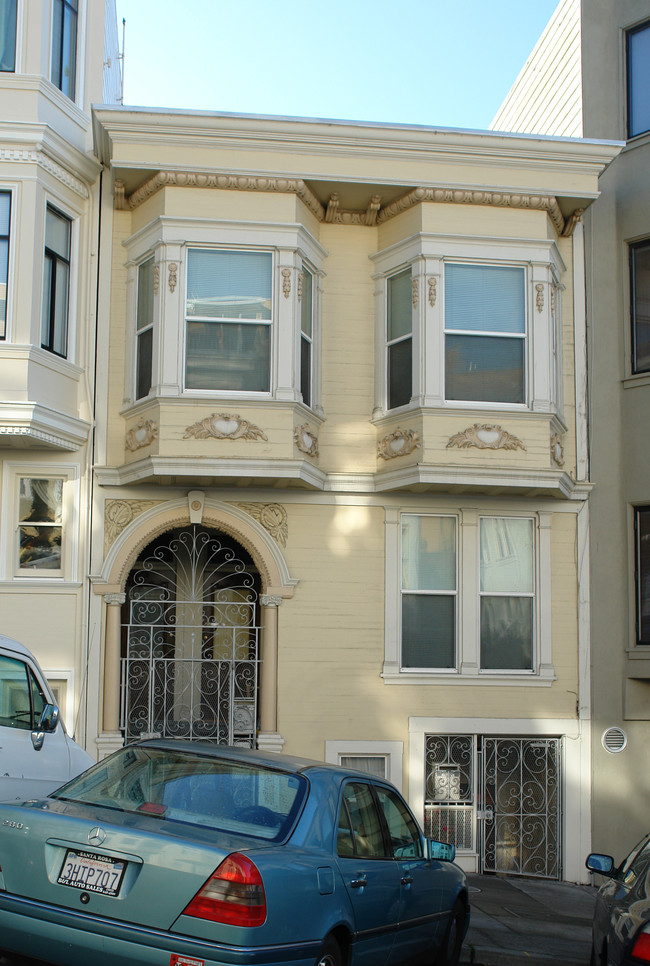 523-527 Vallejo St in San Francisco, CA - Building Photo - Building Photo