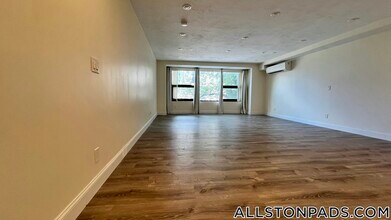 1028 Commonwealth Ave in Boston, MA - Building Photo - Building Photo