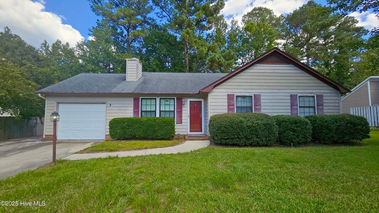 107 Spring Dr in Jacksonville, NC - Building Photo