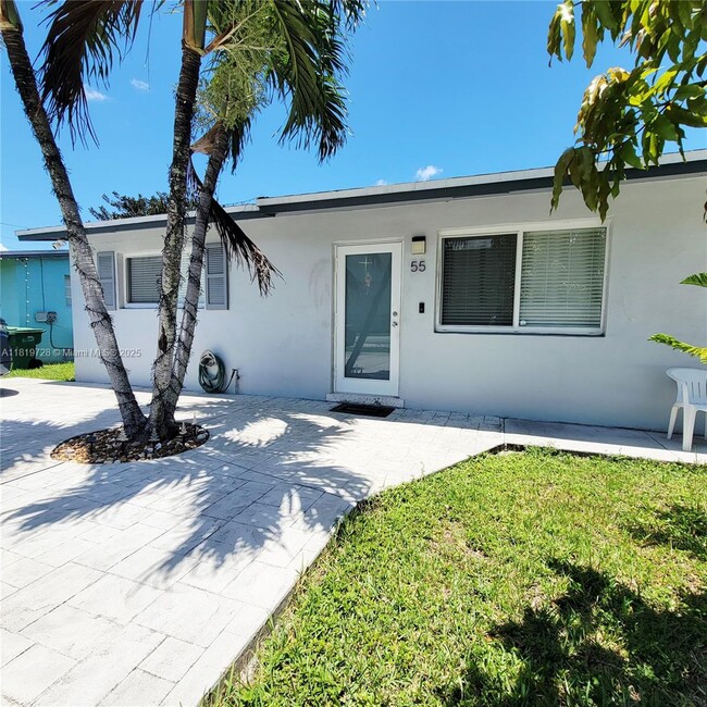 55 SW 77th Ave in Miami, FL - Building Photo - Building Photo
