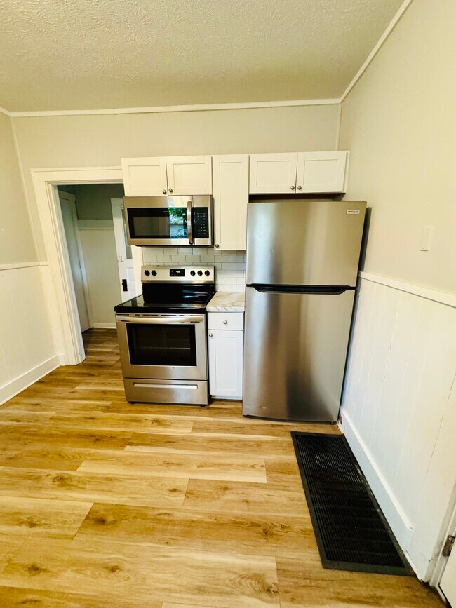 423 Leonard St NE in Grand Rapids, MI - Building Photo - Building Photo