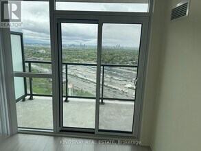 38-4138 Annie Craig Dr in Toronto, ON - Building Photo - Building Photo