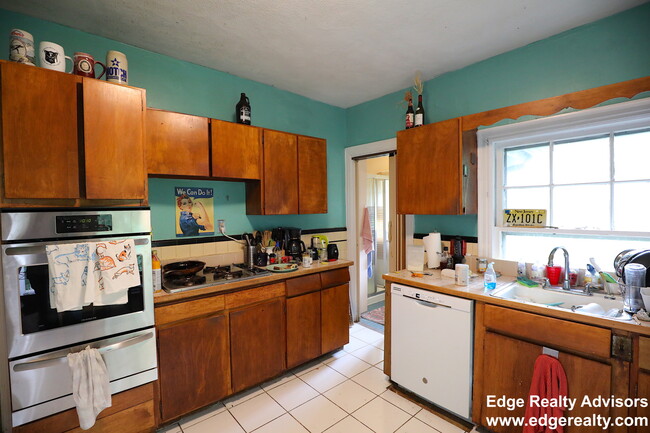 132 Kilsyth Rd, Unit 2 in Boston, MA - Foto de edificio - Building Photo