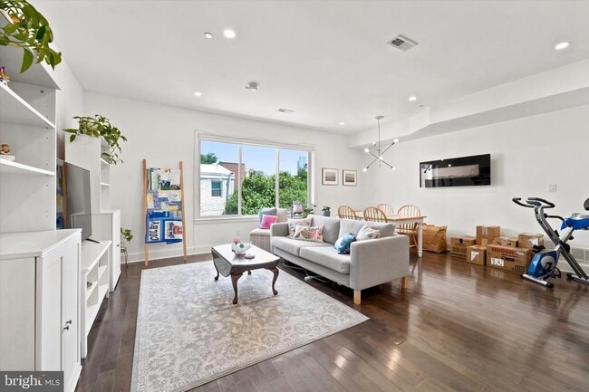 property at 1729 Carpenter St