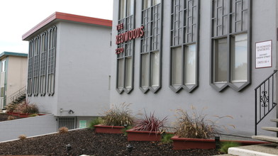 The Redwoods in East Palo Alto, CA - Building Photo - Building Photo