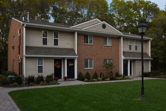 11 Country Club Dr in Coram, NY - Building Photo - Building Photo