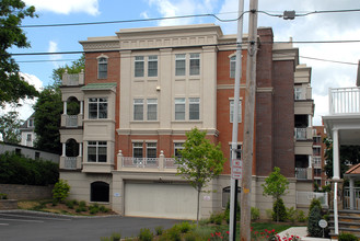 14 Euclid Ave in Summit, NJ - Building Photo - Building Photo