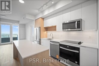 4235 Confederation Pkwy in Mississauga, ON - Building Photo - Building Photo