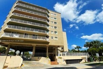 102 SW 6th Ave in Miami, FL - Building Photo - Building Photo