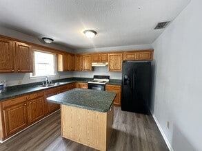 75 Redwood Track Course in Ocala, FL - Building Photo - Building Photo