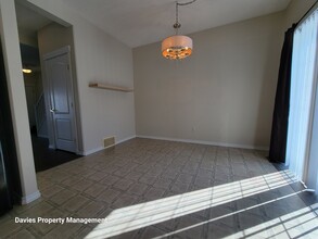 1780 Glastonbury Blvd NW in Edmonton, AB - Building Photo - Building Photo