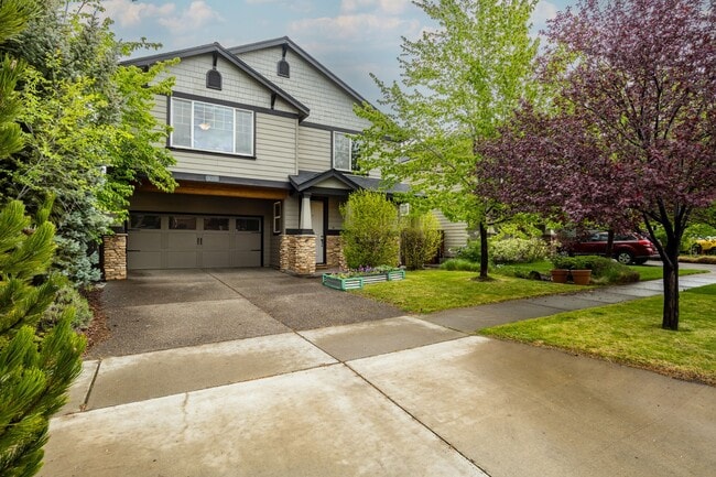 property at 835 NE Locksley Dr