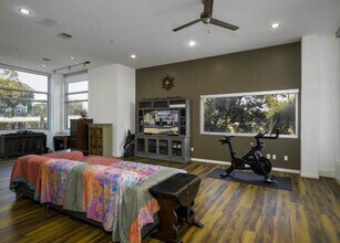 102 Quitman St in Houston, TX - Foto de edificio - Building Photo
