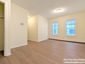 38 S Huntington Ave, Unit 74-22 in Boston, MA - Building Photo - Building Photo