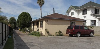 2673-2677 Pasadena Ave Apartments