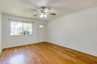 237 NE Murphy Rd in Burleson, TX - Building Photo - Building Photo