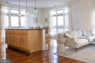 2350 NJ-33 in Trenton, NJ - Building Photo - Building Photo