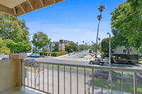 529 Montana Ave - 5 blocks to the beach in... in Santa Monica, CA - Foto de edificio - Building Photo