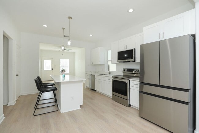 property at 8316 Peachtree St