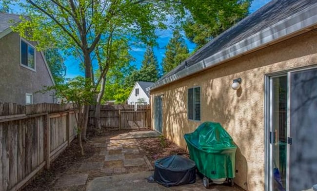 2789 Revere Ln in Chico, CA - Foto de edificio - Building Photo