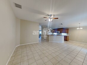 15423 Montilla Loop in Tampa, FL - Building Photo - Building Photo