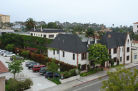 Somerset Apartments in Ventura, CA - Building Photo - Building Photo