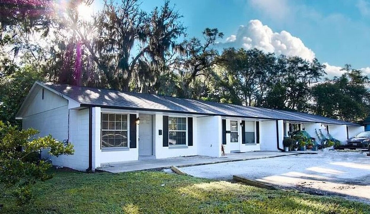 339 S Osceola St in DeLand, FL - Foto de edificio