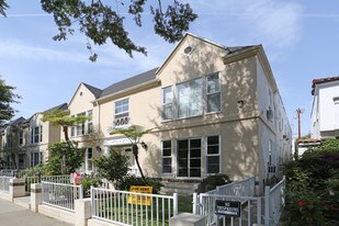 133 S Crescent Dr in Beverly Hills, CA - Building Photo