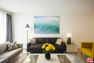 1757 11th St in Santa Monica, CA - Building Photo - Building Photo
