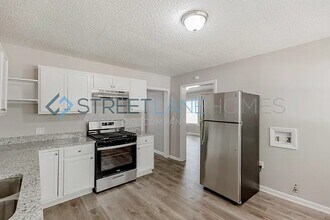 842 Gene Reed Rd in Birmingham, AL - Foto de edificio - Building Photo