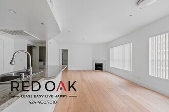 939 Palm Ave in West Hollywood, CA - Foto de edificio - Building Photo