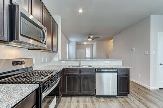 23510 Goodfellow Dr in Spring, TX - Foto de edificio - Building Photo