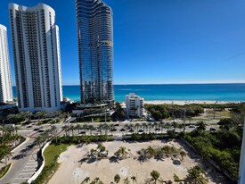 100 Bayview Dr in Sunny Isles Beach, FL - Building Photo