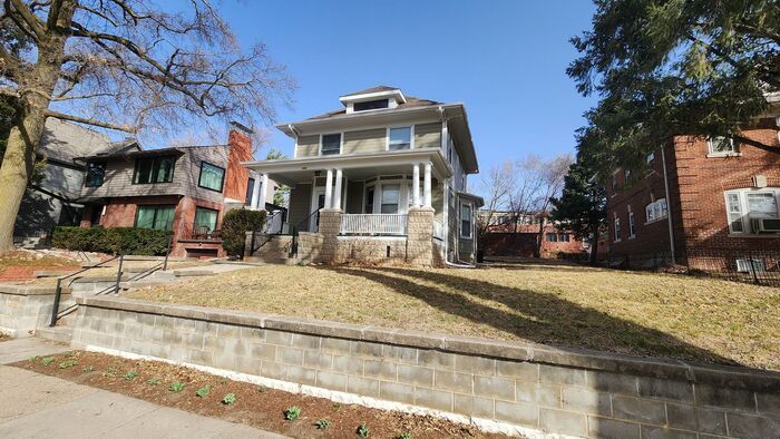 4906 Cass St in Omaha, NE - Building Photo