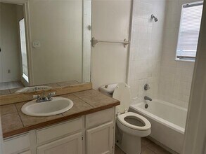 9747 Whitehurst Dr in Dallas, TX - Building Photo - Building Photo