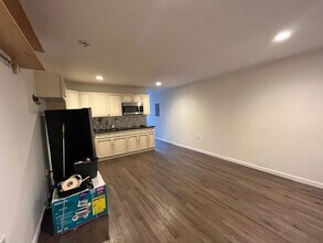 2654 S 11th St-Unit -2B in Philadelphia, PA - Building Photo - Building Photo