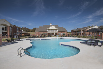 The Greens at Lake Overholser in Yukon, OK - Foto de edificio - Building Photo