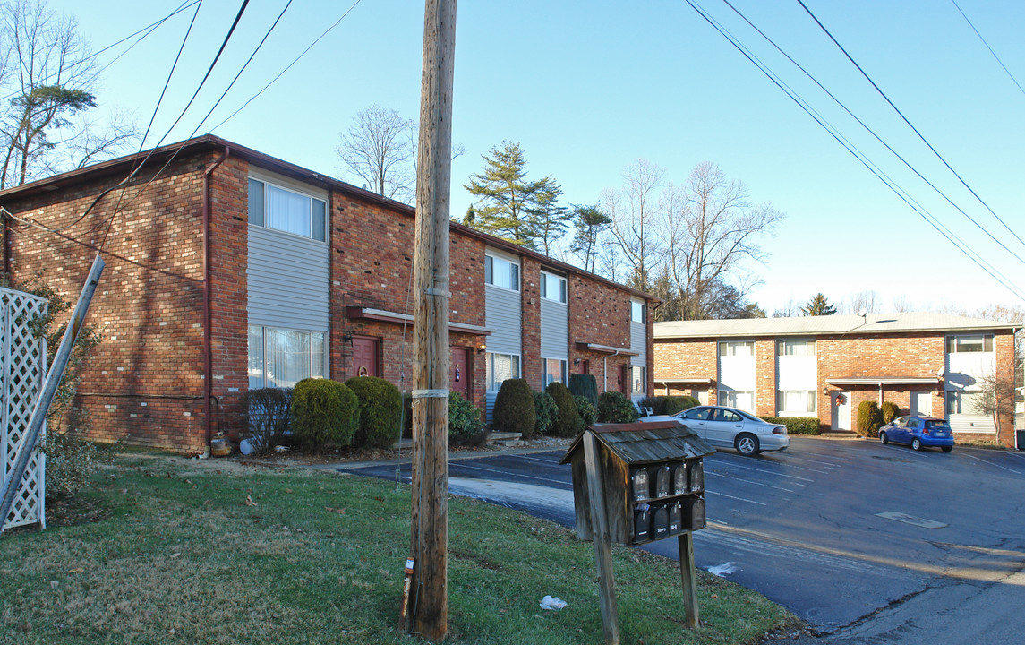 201-205 Stiles Dr in Huntington, WV - Building Photo