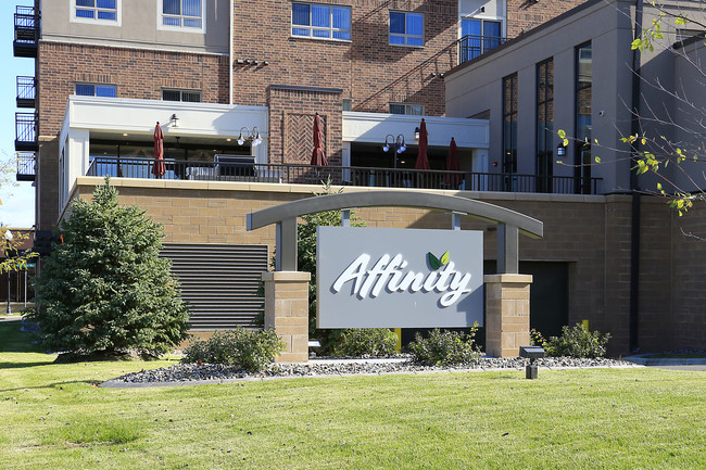 Affinity at Eagan 55+ in Eagan, MN - Foto de edificio - Building Photo