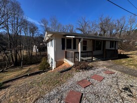 157 N Redtown Rd in Old Fort, NC - Building Photo